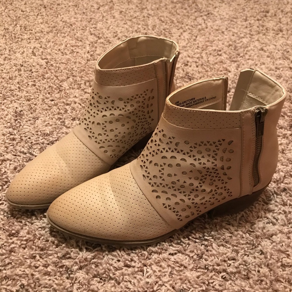 Maurices size 10M Bootie